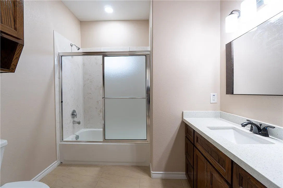 Dewey Street guest bathroom